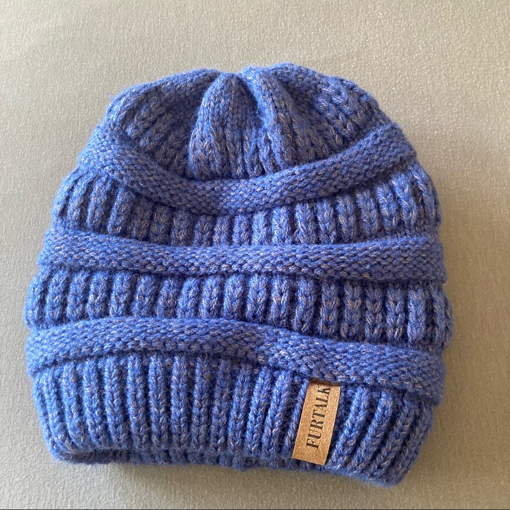 NWOT Furtalk Beanie - Fleece Lined and Chunky Knit!